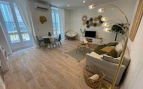 Superbe T3 en plein Centre Ville rénové avec goût!