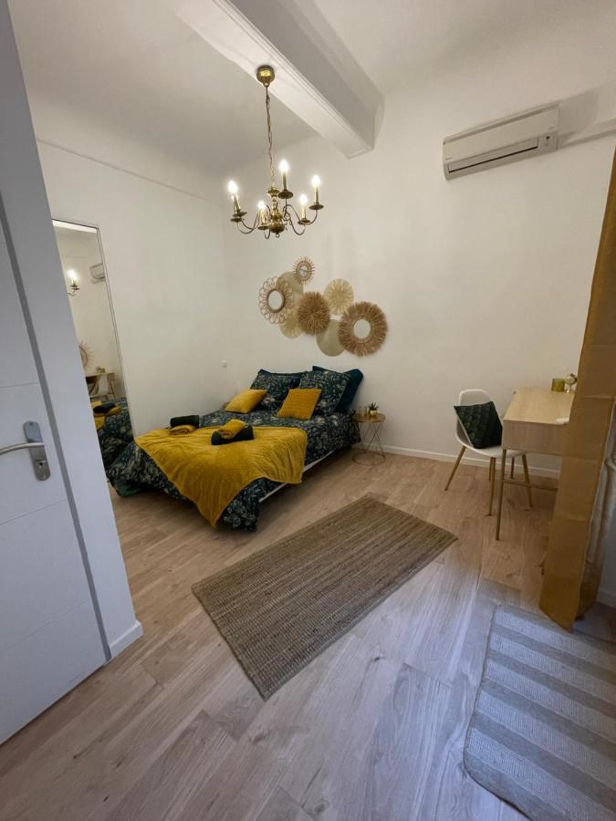Superbe T3 en plein Centre Ville rénové avec goût! Béziers Exterior foto