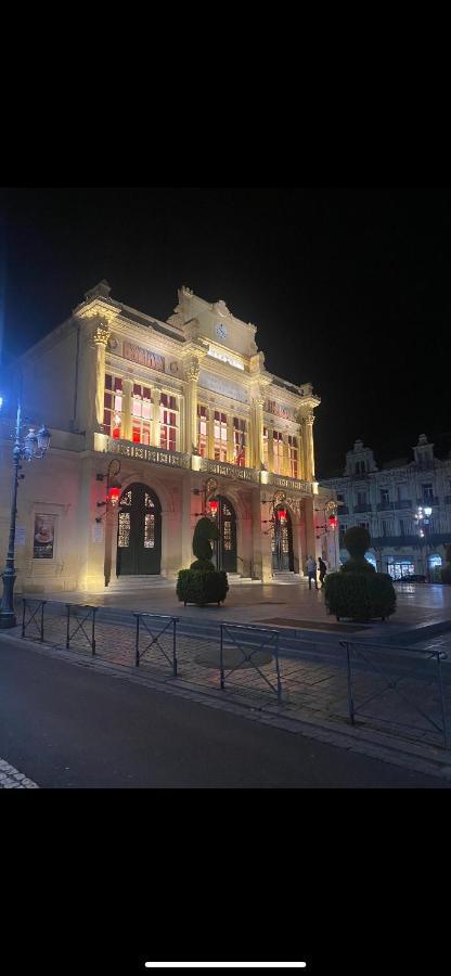 Superbe T3 en plein Centre Ville rénové avec goût! Béziers Exterior foto